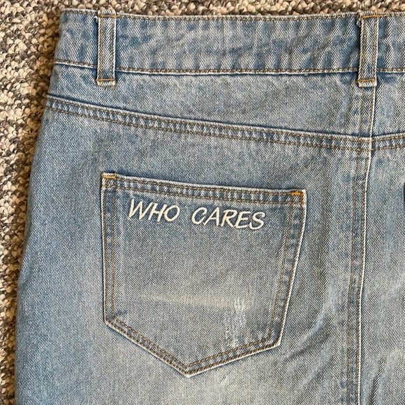 Pre-loved Distressed Noisy May denim skirt-Medium - Picture 2 of 4